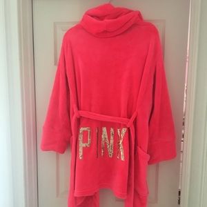 VS Pink M/L Bathrobe